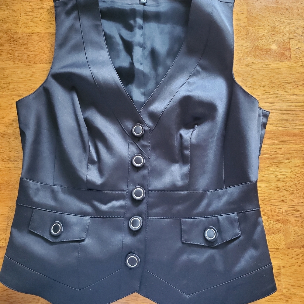 Vest satin LeChateau